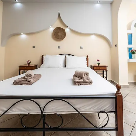 Lefkes מלון דירות 4*