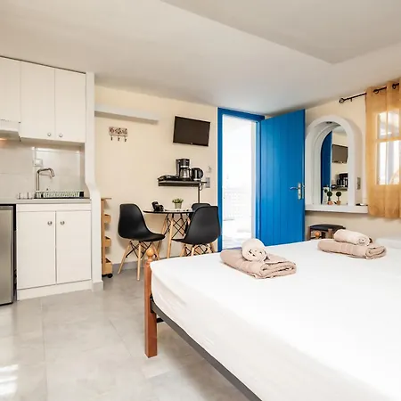 מלון דירות Lefkes 4*