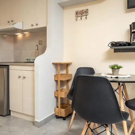 Lefkes מלון דירות 4*