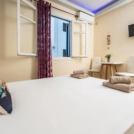 Lefkes Aparthotel Naxos City