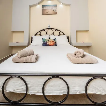 Lefkes Aparthotel Naxos City