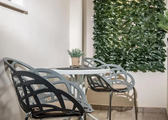 Aparthotel Lefkes 4*