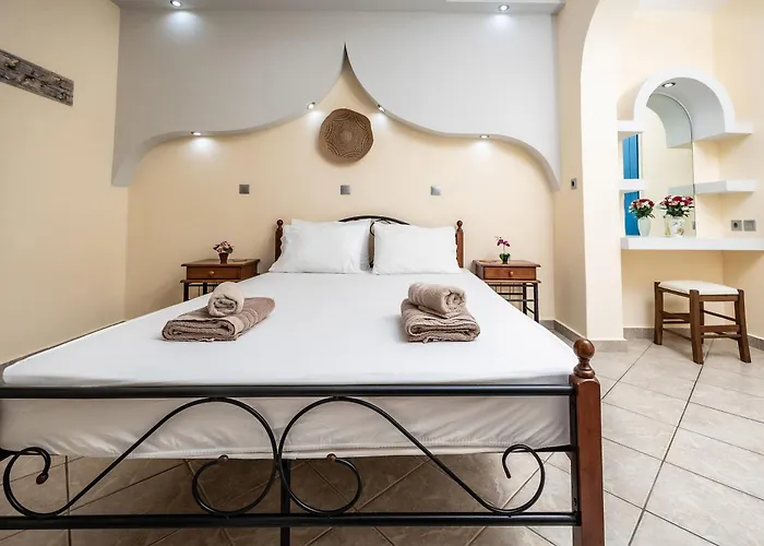 Lefkes Aparthotel 4*