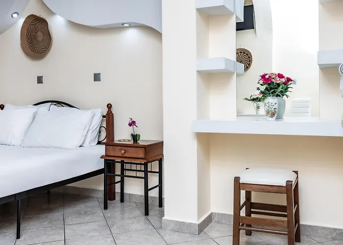 Lefkes Aparthotel 4*