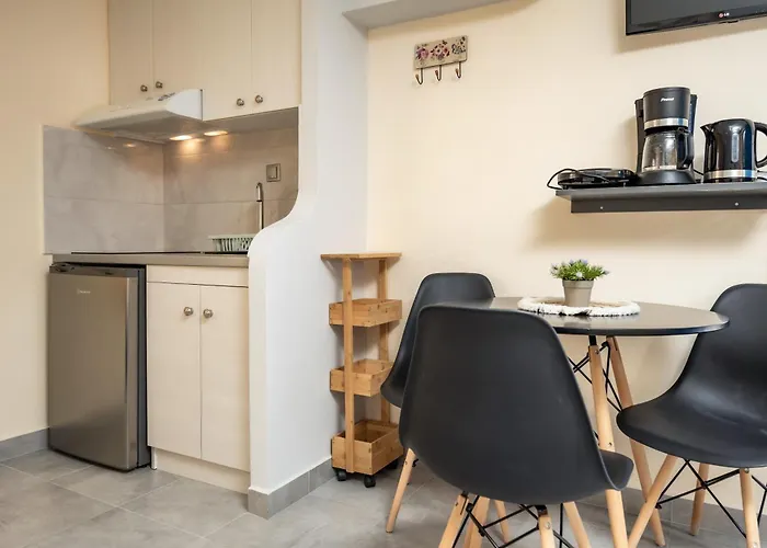 Lefkes Aparthotel 4*