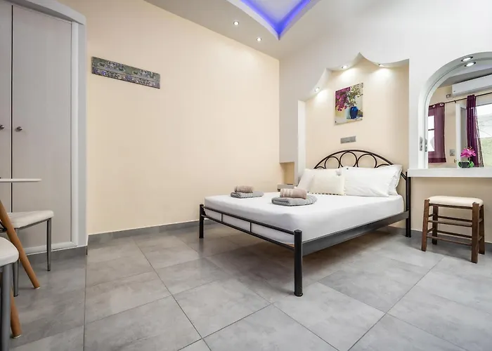 Lefkes Aparthotel Naxos City